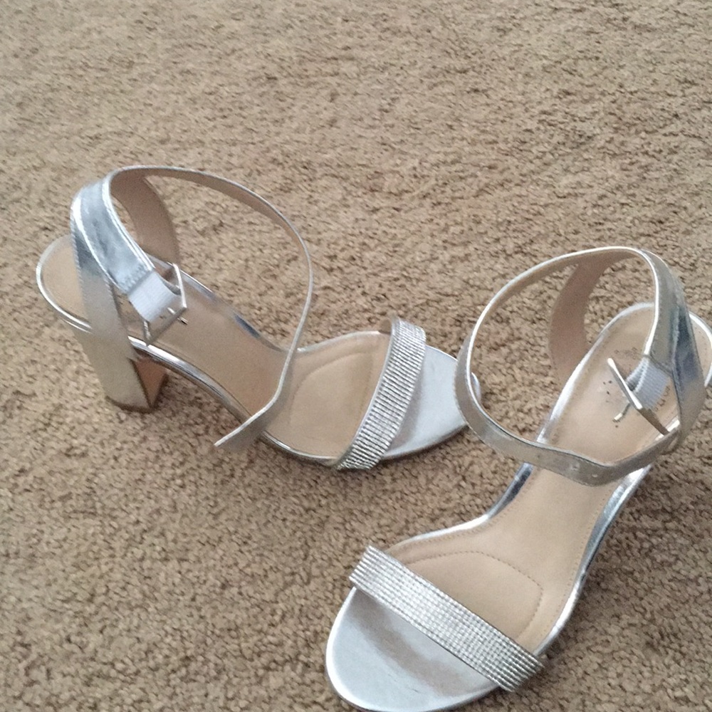 Heels - Picture 2 of 3